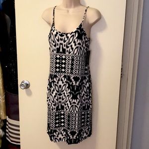Med. spaghetti strap black and white pattern dress